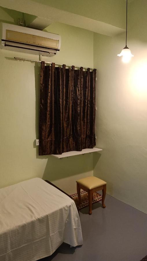 Snoopy Homestay Two Bedroom Batu Pahat Esterno foto