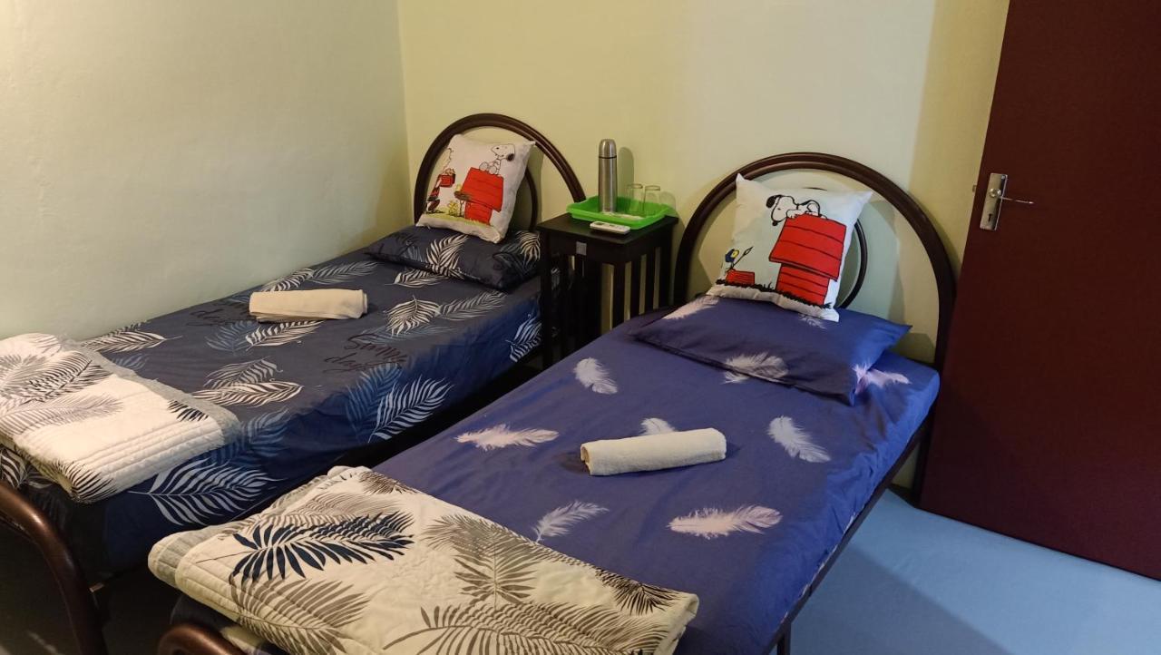 Snoopy Homestay Two Bedroom Batu Pahat Esterno foto